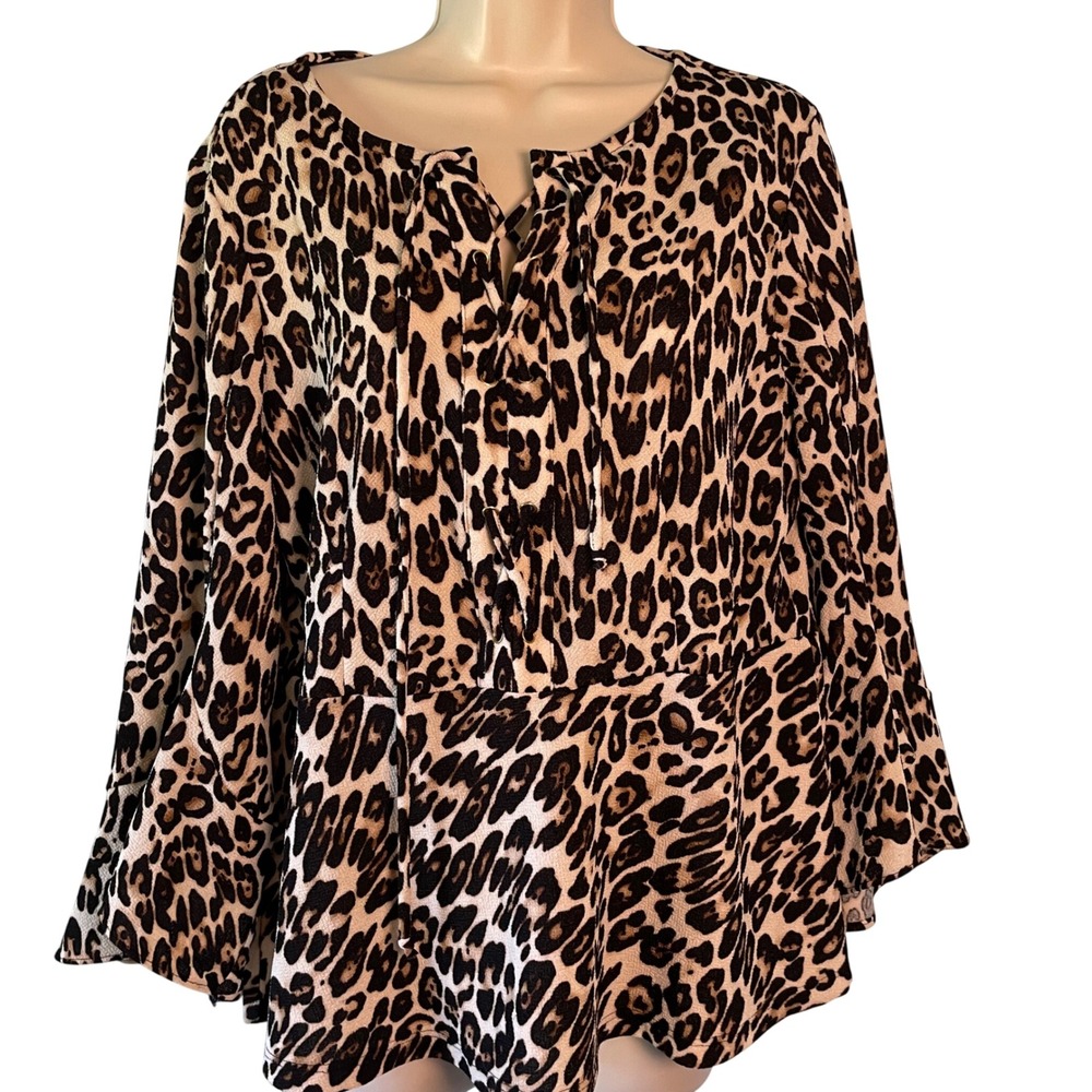 Chico's Women's Stretchy Crepe Lavish Cheetah Lace Up Top‎ Size 2 (Large)